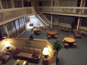 Отель Roundhouse Resort, a VRI resort  Пайнтоп-Лейксайд
